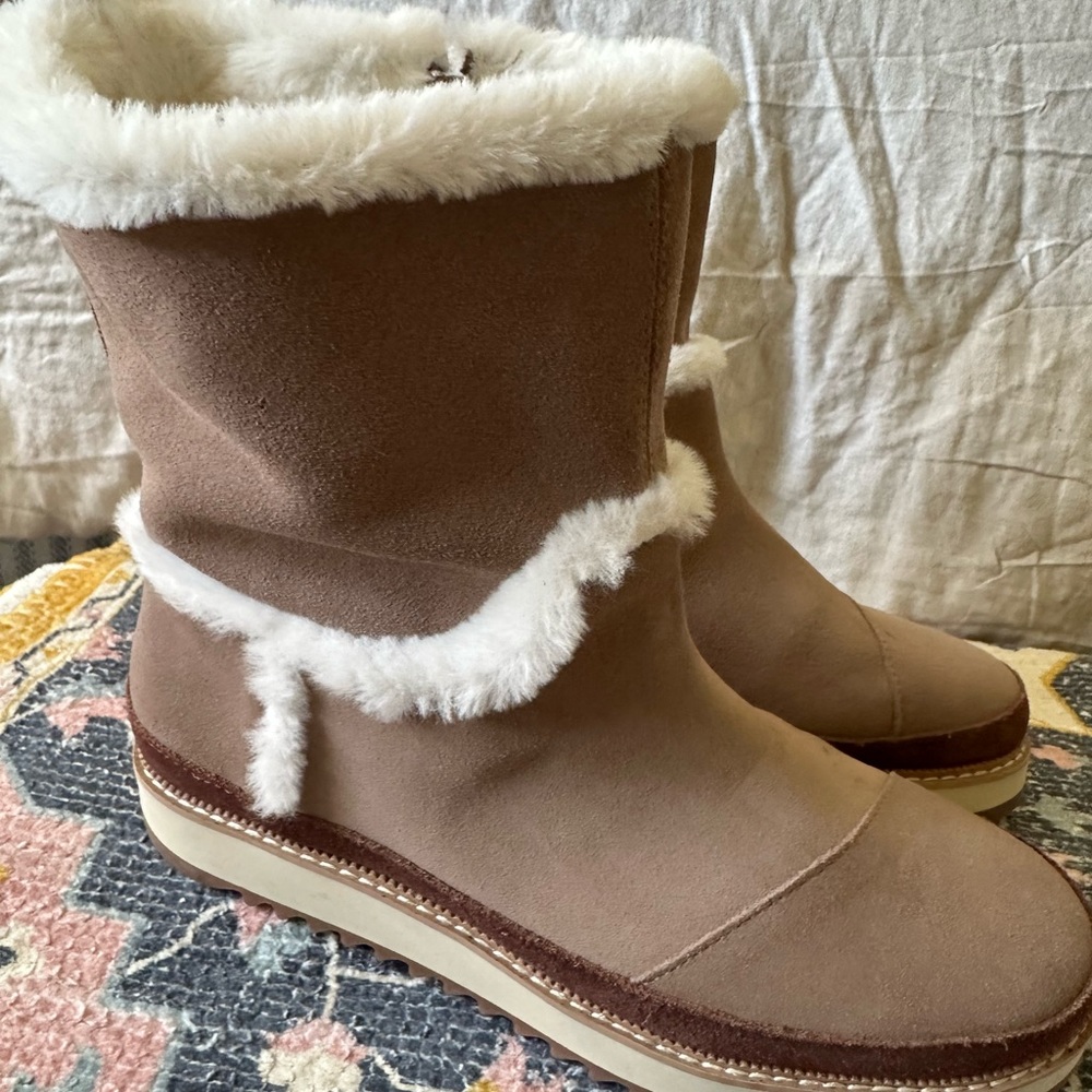 Toms Taupe Faux Fur Winter Boots - Picture 2 of 12